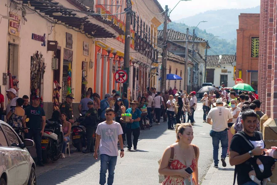 Peregrinación Convierte A Buga En Centro Del Turismo Religioso En Colombia. Peregrinación Convierte A Buga En Centro Del Turismo Religioso En Colombia.