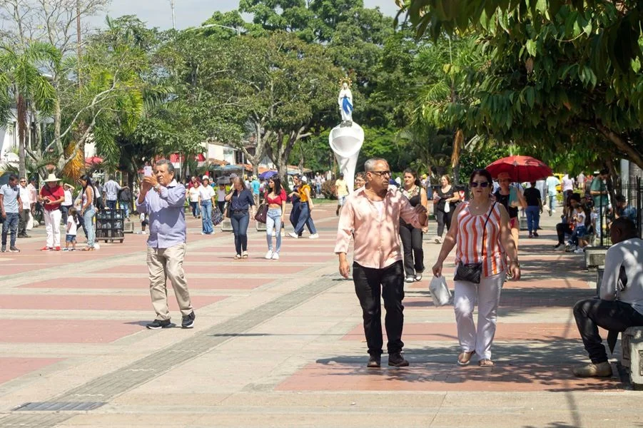 Viajeros Reinventan el Turismo de Semana Santa en Colombia.