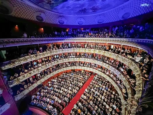 Teatro Municipal Brilla con Eventos Épicos. Teatro Municipal Brilla con Eventos Épicos.