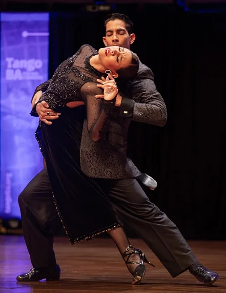 Bailar Tango Mejora la Salud.