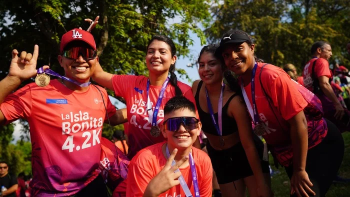 Cali vivió la ‘Carrera 4.2K La Isla Bonita’ Cali vivió la ‘Carrera 4.2K La Isla Bonita’