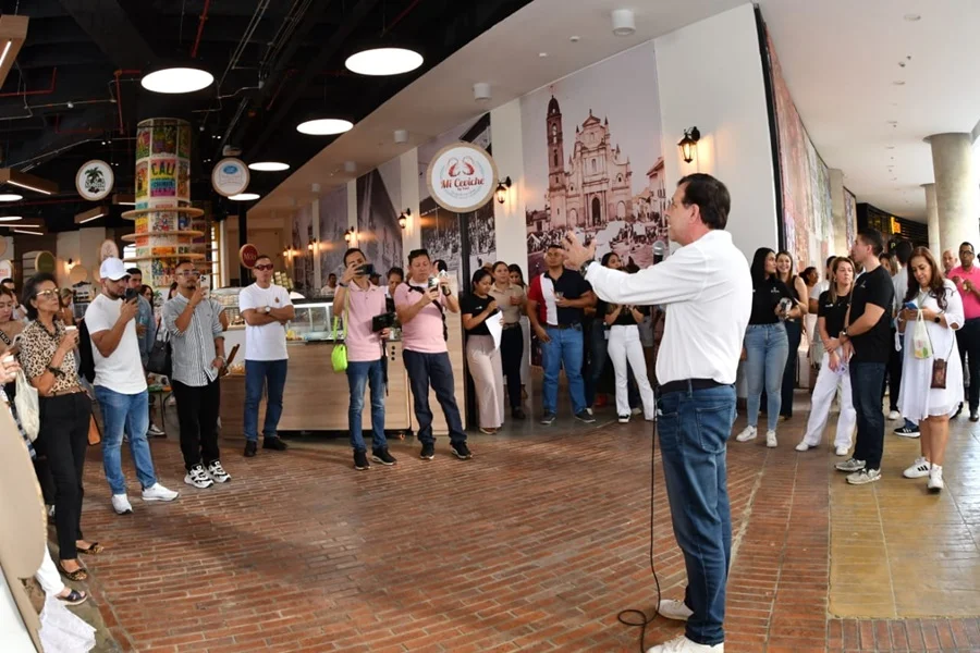 "La Plaza": Un Rincón de Cali. "La Plaza": Un Rincón de Cali.