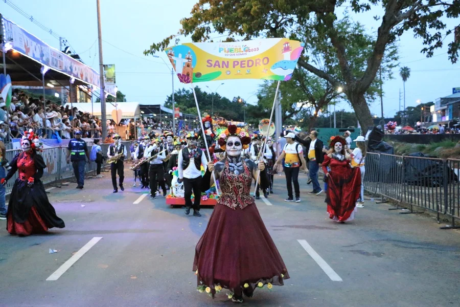 Feria de Cali: ¡Fiesta de mi pueblo! Feria de Cali: ¡Fiesta de mi pueblo!