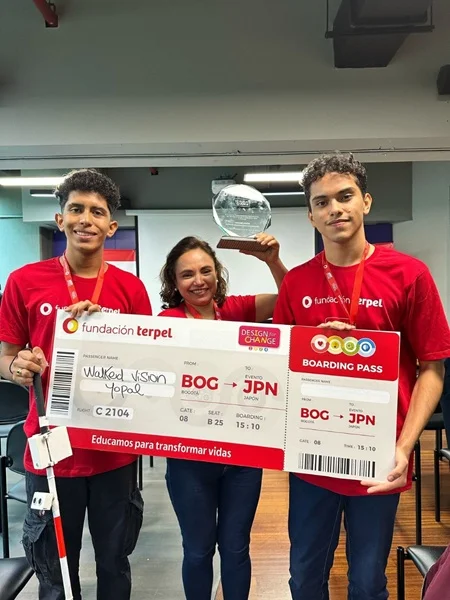 Innovación Estudiantil Brilla en Colombia. Innovación Estudiantil Brilla en Colombia.