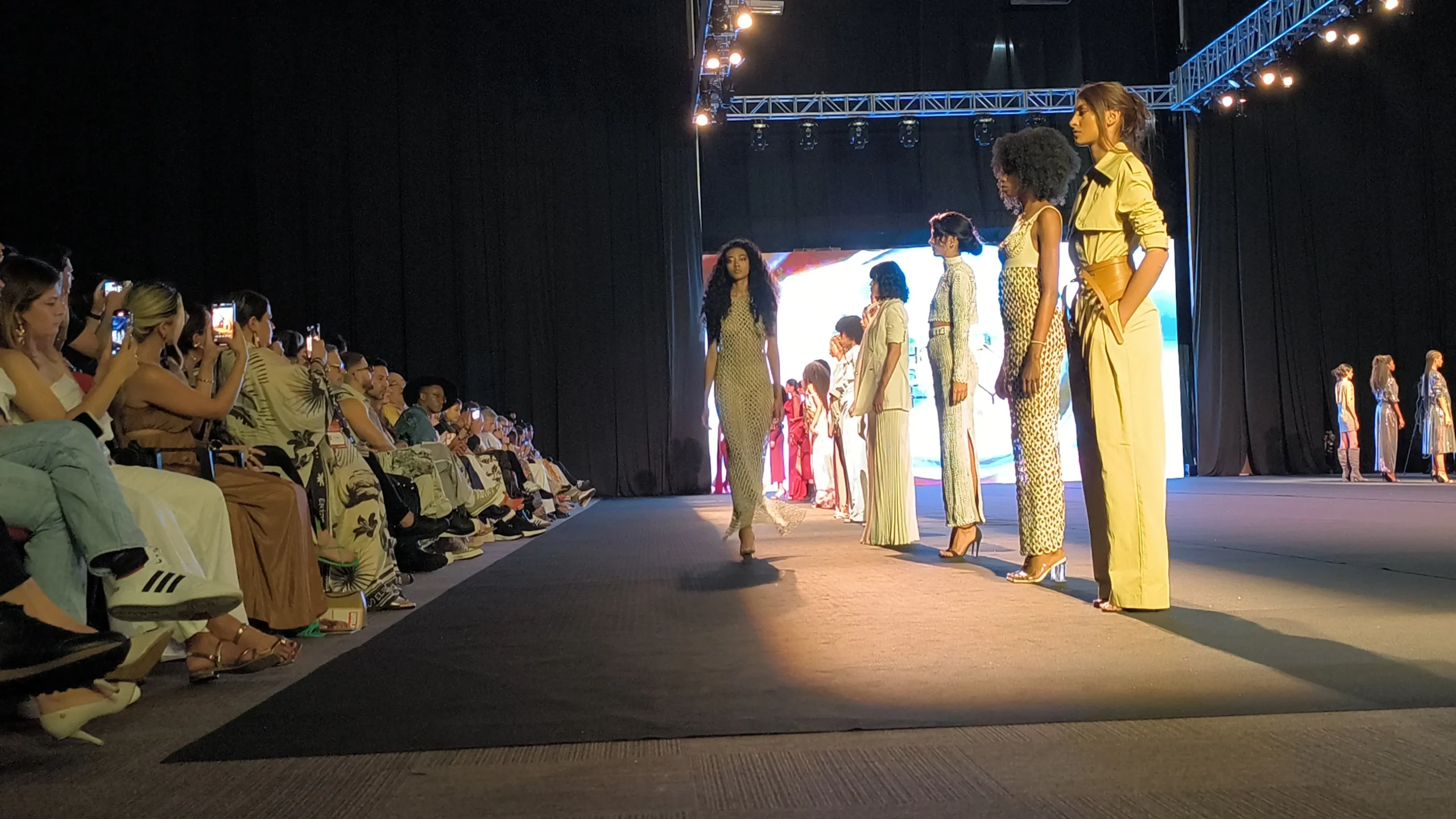 Moda Subterránea Revoluciona a Cali en Distrito Moda. Moda Subterránea Revoluciona a Cali en Distrito Moda.