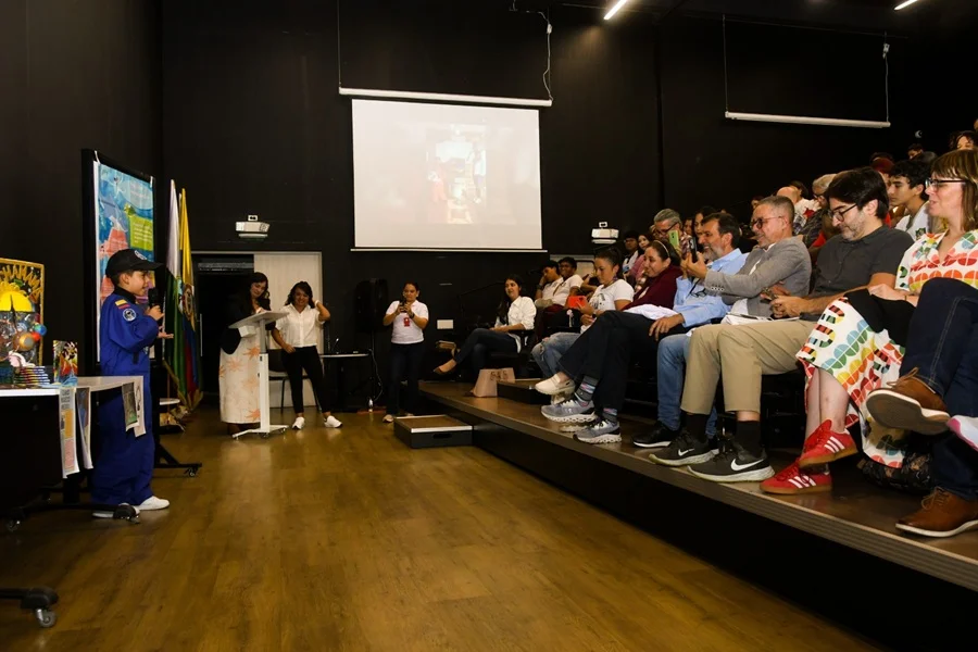 Ciencia Inspira a Medellín.