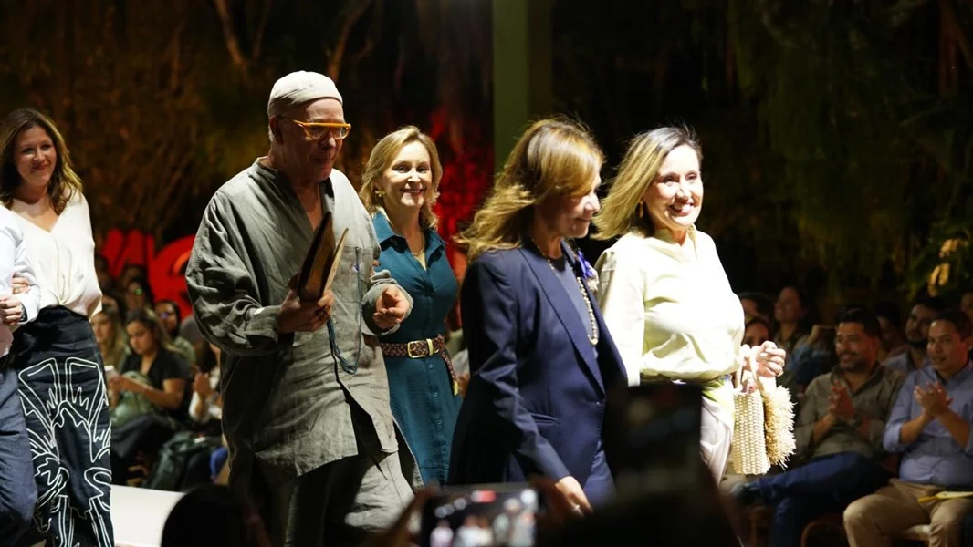 Moda Sostenible Transforma Comunidades.