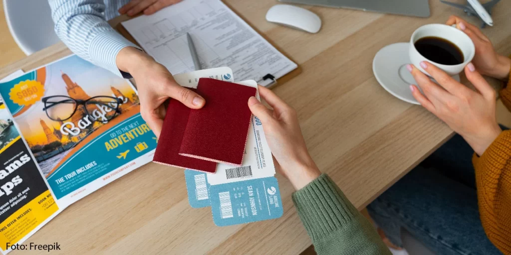 Caen Ingresos Nominales de Agencias de Viajes Nacionales.