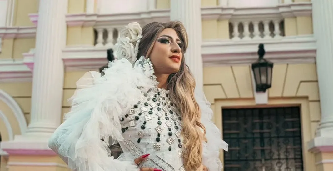 Gran Estreno: "CASINO DE ESTRELLAS: SUEÑOS DE UNA DRAGFORMISTA" Ilumina la Casa Génesis en Cali.