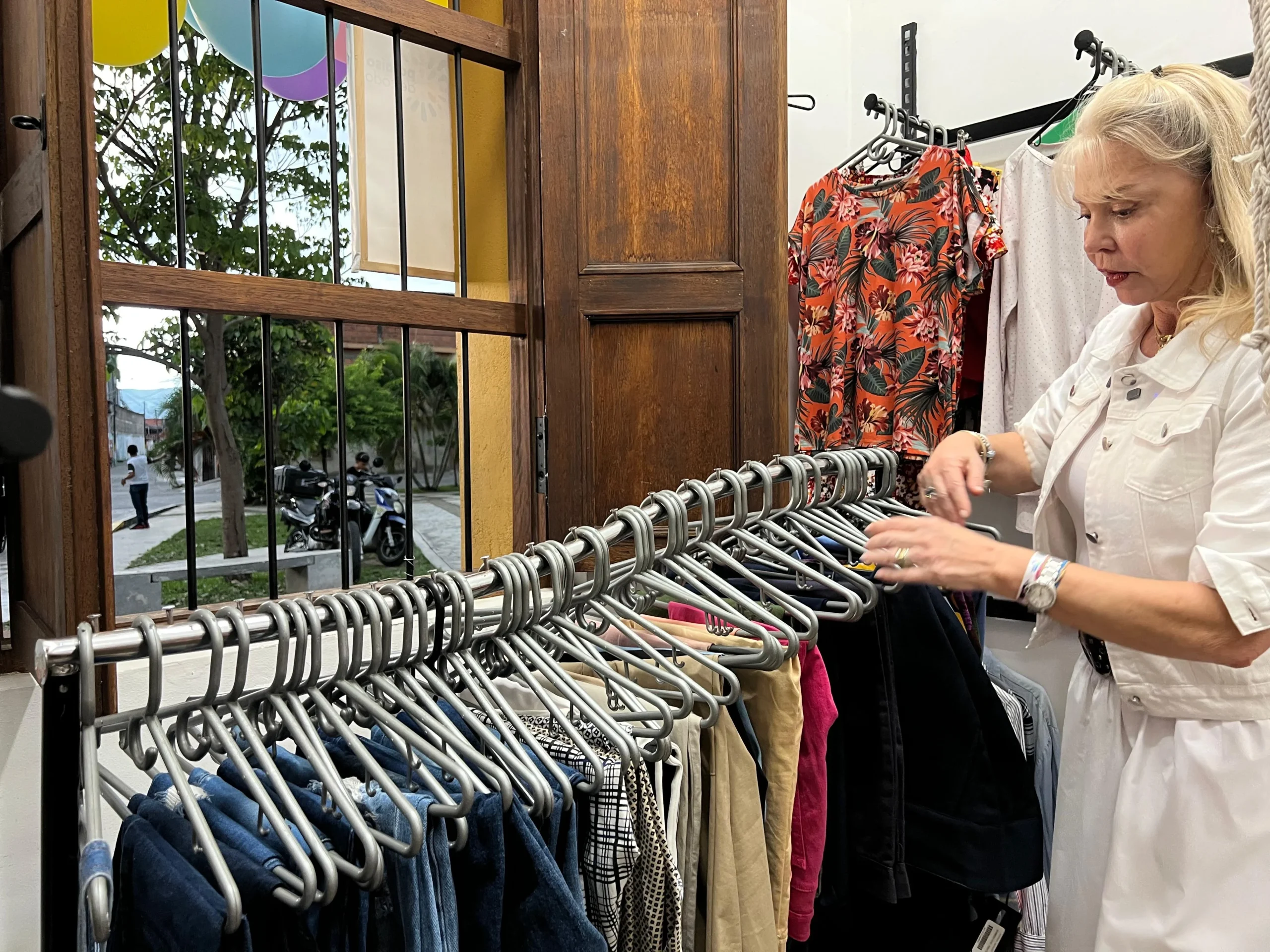 Moda Solidaria que Inspira en Guacarí Impulsa Oportunidades para Todos.