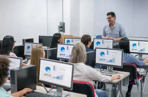 Inteligencia Artificial Redefine La Formación Docente En Colombia Con Un Plan Masivo Digital. Inteligencia Artificial Redefine La Formación Docente En Colombia Con Un Plan Masivo Digital.