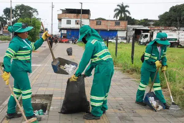 Aseo Cali Garantizado Mientras La Ciudad Avanza Sin Pausas.