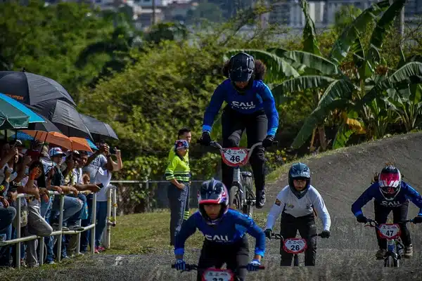 Campeonato Nacional De Bmx Regresa A Cali Con Velocidad Historia Y Nueva Generación. Campeonato Nacional De Bmx Regresa A Cali Con Velocidad Historia Y Nueva Generación.