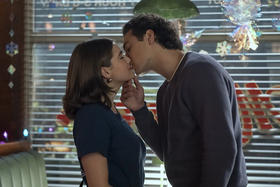 Off Campus Une Corazones en su Gran Estreno. Off Campus Une Corazones en su Gran Estreno.