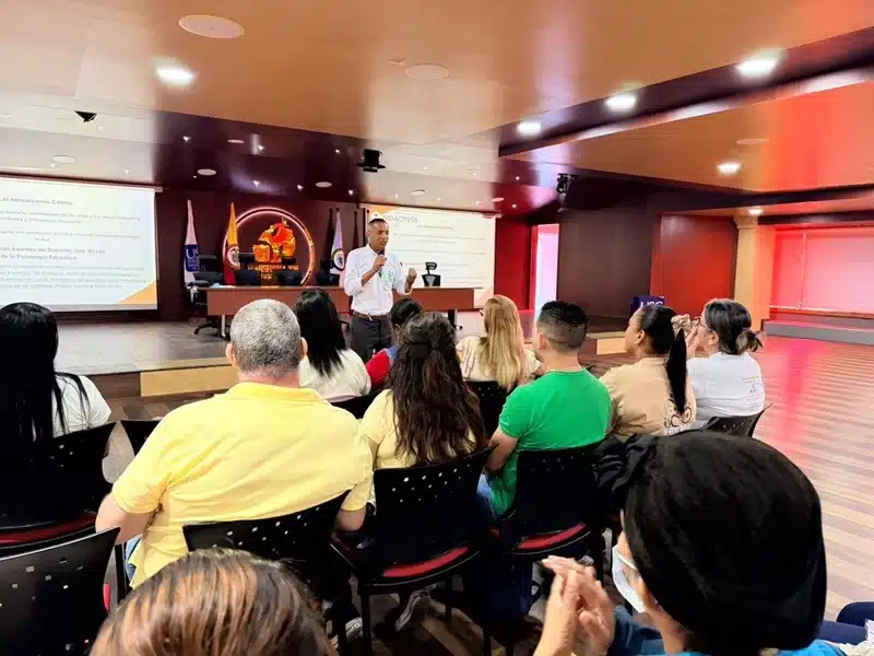 Capacitación para Transformar el Futuro Educativo de la Villa.