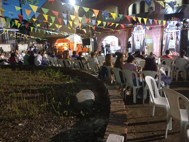 Bienestar Artístico Vibró en Palmira con el Regreso de Bajo la Ceiba. Bienestar Artístico Vibró en Palmira con el Regreso de Bajo la Ceiba.