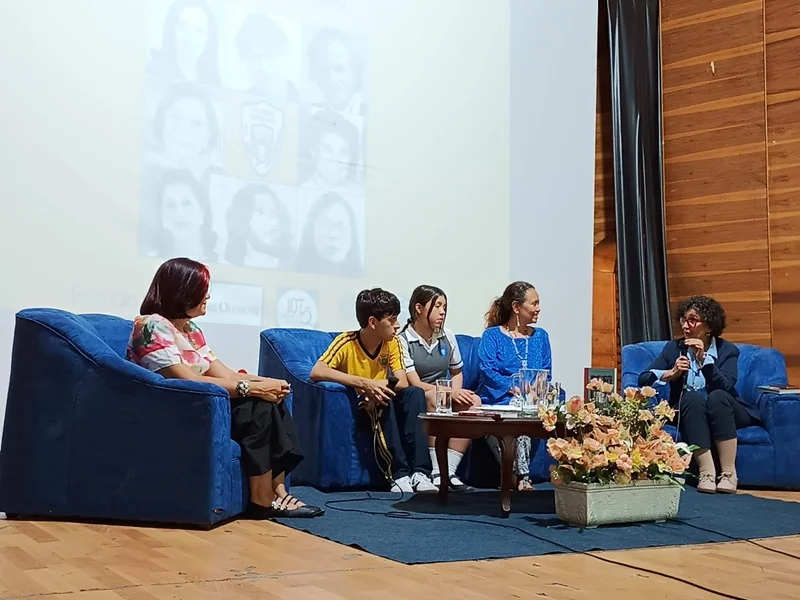 Cali Celebra el Festival del Idioma con un Parche Literario.