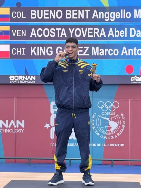 Medalla de Oro para el Talento Colombiano en las Pesas Juveniles. Medalla de Oro para el Talento Colombiano en las Pesas Juveniles.