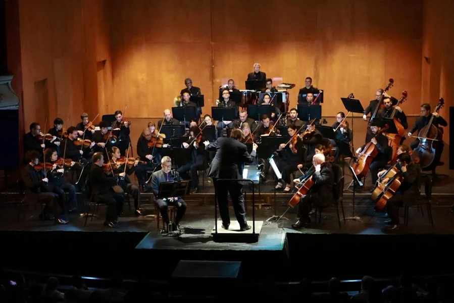 Cali Registra un Lleno Total en el Teatro Municipal con la Orquesta Filarmónica.