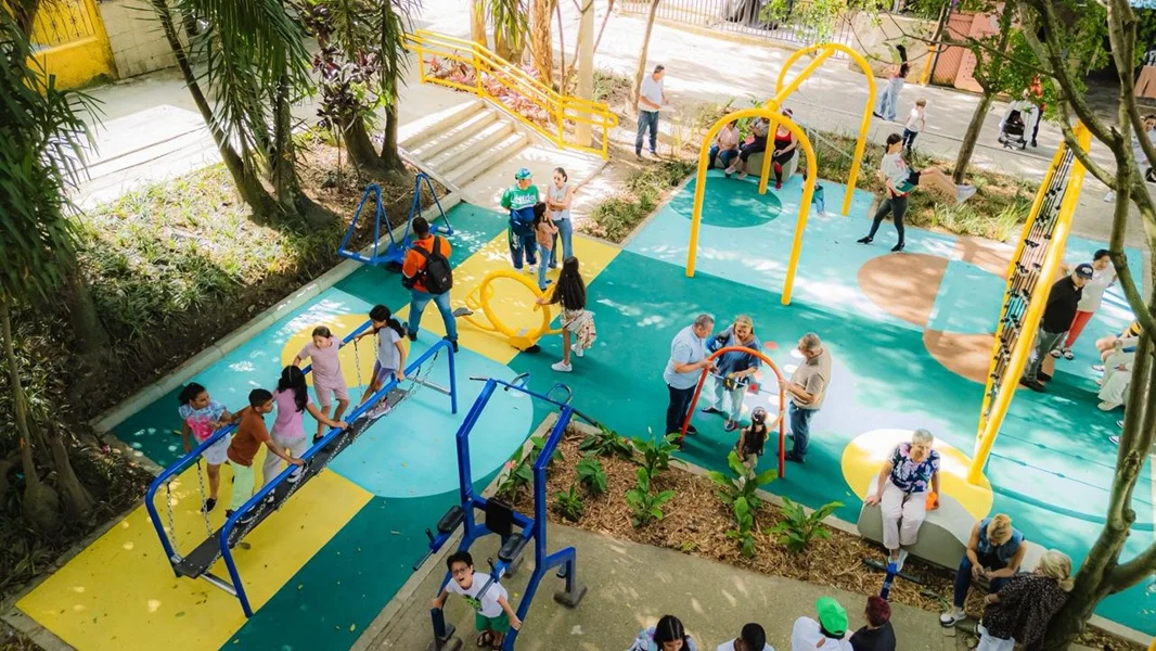 Medellín Renueva Parques para el Parche en las Comunas.