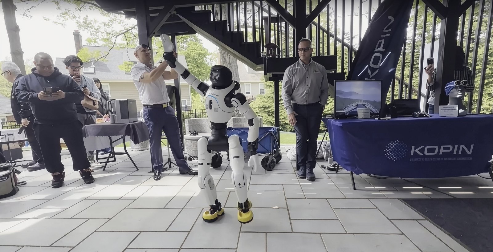 Robot Personalizado que Perrea Revoluciona la Ciencia Actual. Robot Personalizado que Perrea Revoluciona la Ciencia Actual.