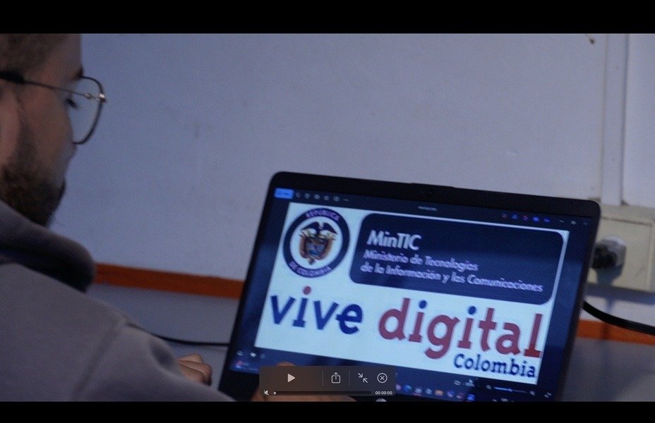 Conectividad Rural en Colombia se Transforma con Internet Gratuito.