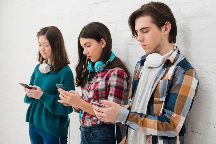 Lenguaje Juvenil Transforma la Comunicación Actual en Colombia. Lenguaje Juvenil Transforma la Comunicación Actual en Colombia.