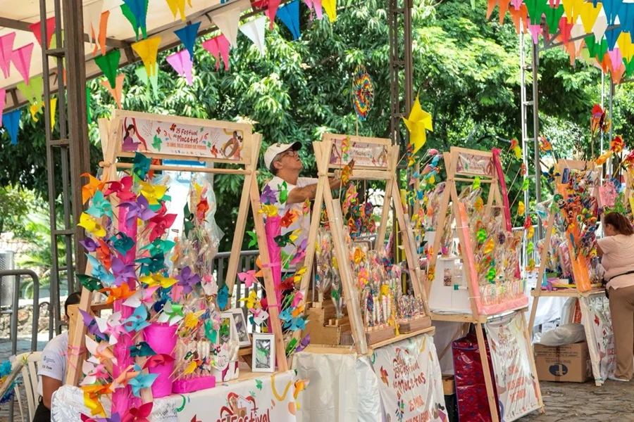 Macetas Llenas de Color y Tradición ya Tienen su Imagen Oficial.