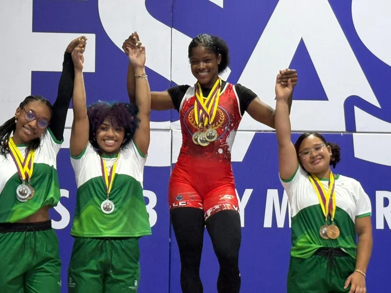 Pesistas Palmiranos Brillan en Casa con Lluvia de Oro y Bronce Nacional.