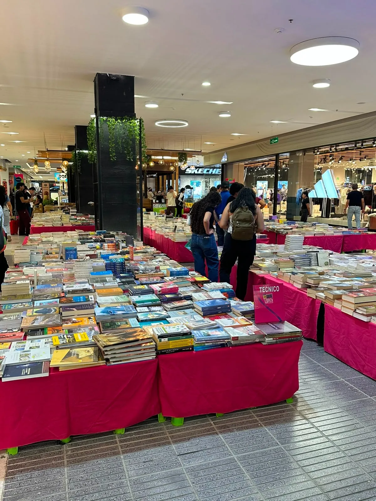 Llega el Outlet del Libro para Transformar la Forma en que Leen los Caleños.