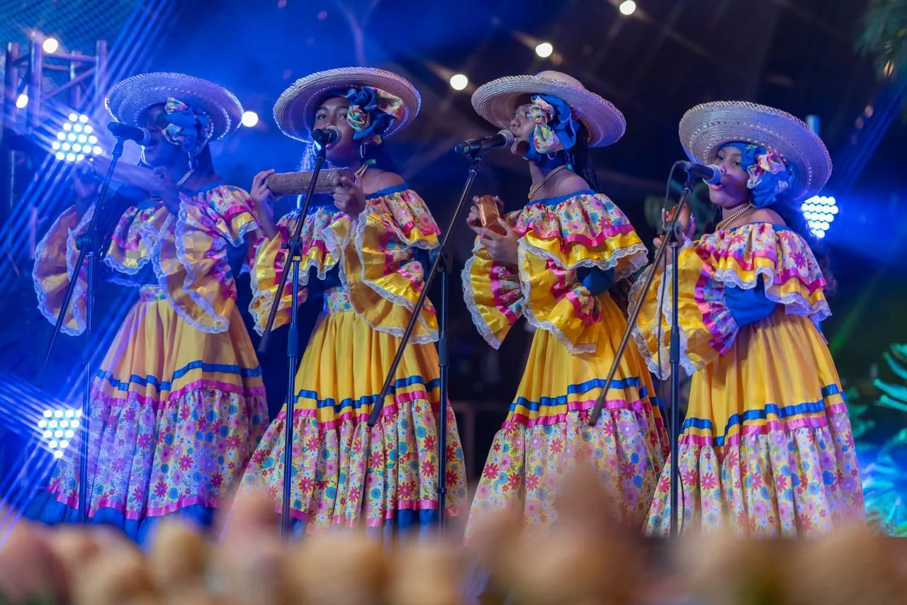 Petronito Abrió el Festival de Música del Pacífico con una Fiesta de Tradición.