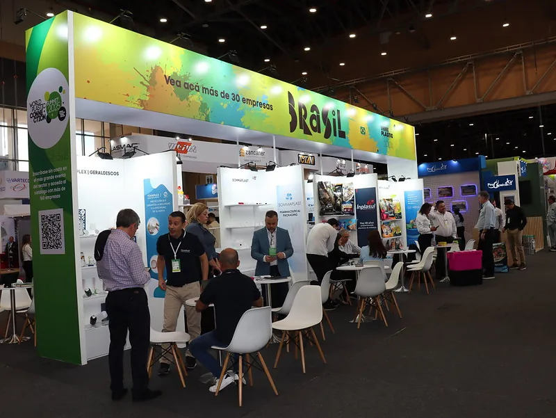 Brasil Impulsa el Comercio del Plástico en Colombia con 28 Empresas.