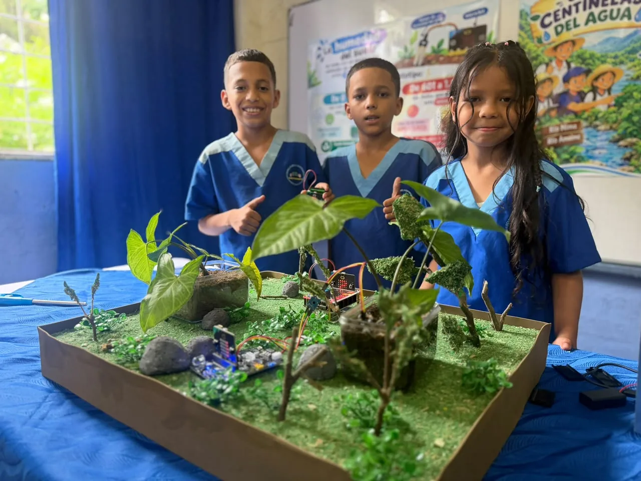 Palmira Fortalece la Educación STEAM con Prototipos de Monitoreo Ambiental Escolar.